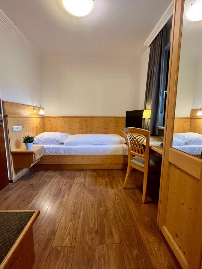 Hotel Heigl Munchen Bagian luar foto